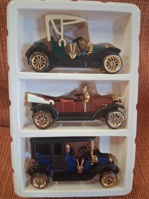 Vintage Style Diecast Car Set Classic Antique Models Gold Wheels 3pc - Thumbnail 2