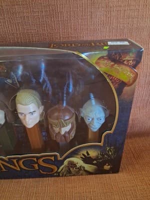 The Lord of the Rings PEZ Collector's Series Limited Edition Set - NEW IN BOX - Thumbnail 3