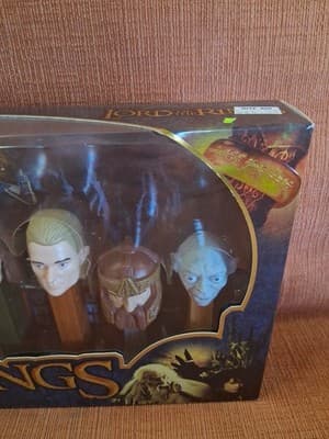 The Lord of the Rings PEZ Collector's Series Limited Edition Set - NEW IN BOX - Thumbnail 4