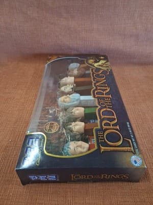 The Lord of the Rings PEZ Collector's Series Limited Edition Set - NEW IN BOX - Thumbnail 5