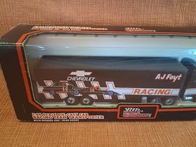 1991 RACING CHAMPIONS NASCAR A J FOYT CHEVROLET 1:64 DIE CAST CAB TRANSPORTER - Thumbnail 5
