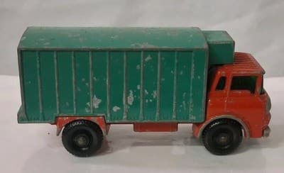 Vintage 1967 MATCHBOX LESNEY NO. 44, GMC Refrigerator Truck (missing rear door) - Thumbnail 4