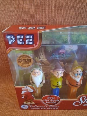 PEZ Disney Snow White And The Seven Dwarfs Collector Series Limited Edition NEW - Thumbnail 2