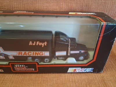 1991 RACING CHAMPIONS NASCAR A J FOYT CHEVROLET 1:64 DIE CAST CAB TRANSPORTER - Thumbnail 4