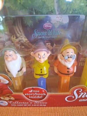 PEZ Disney Snow White And The Seven Dwarfs Collector Series Limited Edition NEW - Thumbnail 3