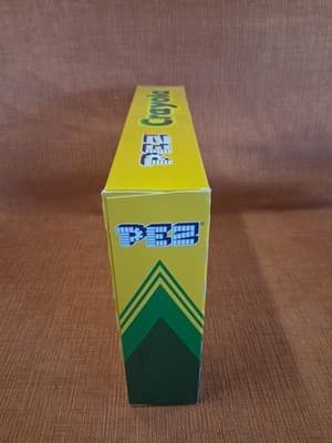 Crayola PEZ My Favorite Color Gift Set Crayon Dispensers Box - Thumbnail 5