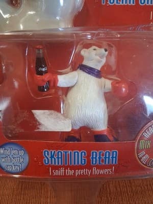 1998 Coca-Cola Wind-Up Polar Crew “Skating Bear” Item No. 09888 - Thumbnail 2