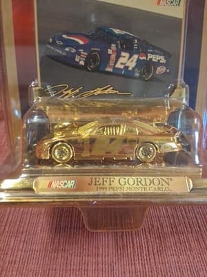 Winner's Circle Limited Edition Gold Collection #24 Jeff Gordon 1/64 24K Plated - Thumbnail 3