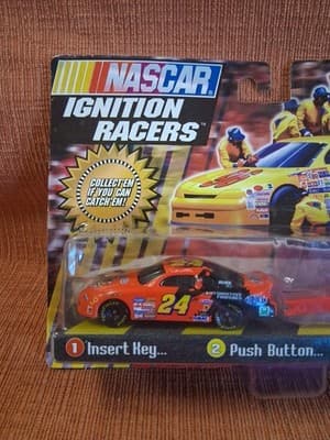 Toy Biz NASCAR Jeff Gordon #24 1:64 Ignition Racer New In Box - Thumbnail 2
