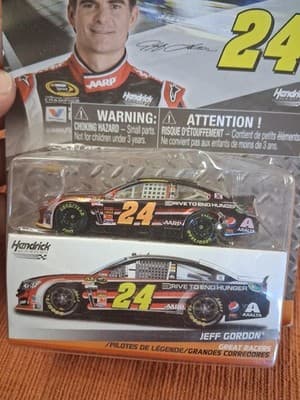 NASCAR Authentic’s Jeff Gordon #24 2014 Diecast NEW HENDRICK Motorsports - Thumbnail 4