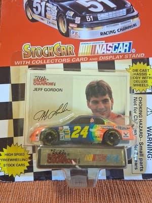 Vintage 1995 Edition Racing Champions 1:64 Stock Car Nascar Jeff Gordon #24 - Thumbnail 2
