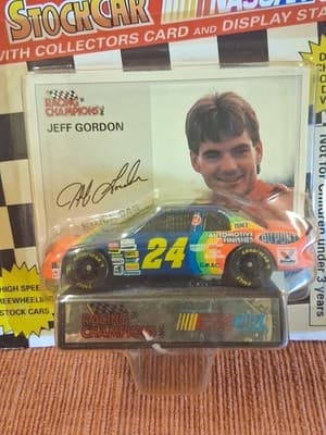 Vintage 1995 Edition Racing Champions 1:64 Stock Car Nascar Jeff Gordon #24 - Thumbnail 3