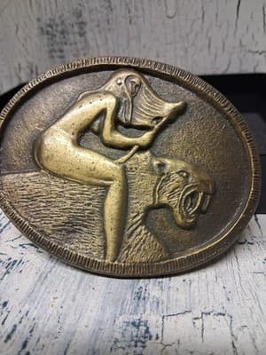 Vintage Western Belt Buckle Woman Riding Saber-Toothed Tiger Mythological Rare - Thumbnail 2