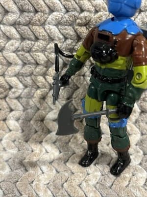 1989 BARBECUE (V2) Fire Fighter G.I. Joe 3 3/4 inch Figure Complete - Thumbnail 2