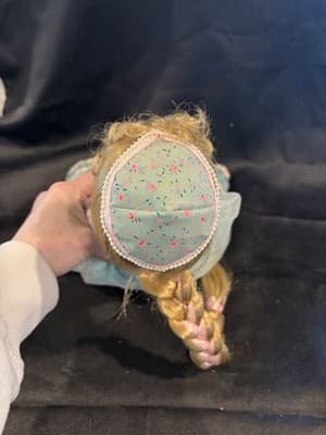 VTG Gorham Porcelain Musical Doll Rapunzel “Moonlight Serenade” Fondest Memories - Thumbnail 8