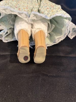 1989 Vintage Gorham Collection Porcelain Doll Musical Fondest Memories Gretel - Thumbnail 6