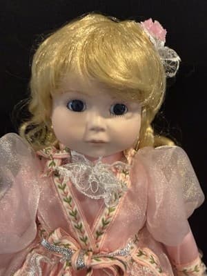 Cinderella Gorham Porcelain Musical Doll Fondest Memories Disney Character - Thumbnail 2