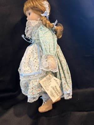 1989 Vintage Gorham Collection Porcelain Doll Musical Fondest Memories Gretel - Thumbnail 4