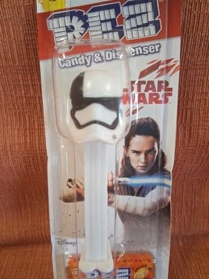 PEZ Dispenser & Candy -Star Wars "Stormtrooper Executioner" DISNEY - Thumbnail 2