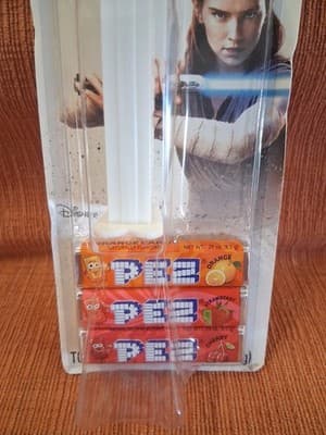 PEZ Dispenser & Candy -Star Wars "Stormtrooper Executioner" DISNEY - Thumbnail 3
