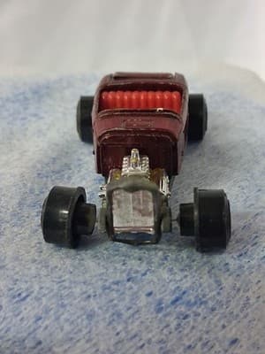 Johnny Lightning Topper Redline ‘32 Ford Roadster Rumble Seat Red Die-cast 1:64 - Thumbnail 3