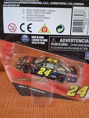 Nascar Authentics Jeff Gordon Pepsi MAX #24 1:64 Brand New - Thumbnail 4