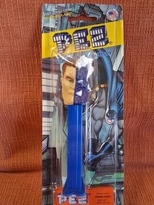 DC (s08) Batman 2 Face Pez Dispenser on Card - Thumbnail 2