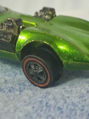 Vintage Hot Wheels Redline 1968 Light Apple Green Twinmill - * Bent Axle - Thumbnail 3