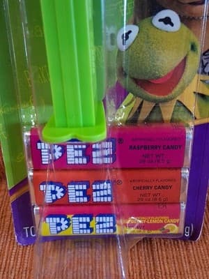 Vintage PEZ Candy Dispenser Kermit the Frog The Muppets New Sealed w/ Candy 2000 - Thumbnail 3