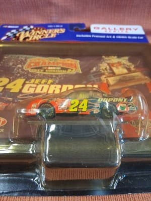 Vintage Winner's Circle Jeff Gordon #24 NASCAR 1:64 Diecast Car Gallery Series - Thumbnail 2