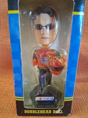 Jeff Gordon Rare NASCAR Hand Painted Bobblehead 2001 - Thumbnail 2