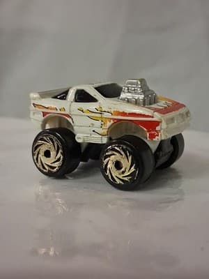 Vintage 1987 Road Champs Micro Machines Vette Lifted White Corvette Flames