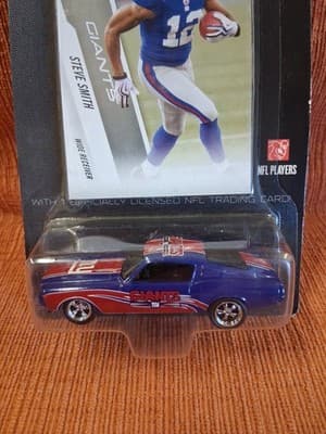 New York Giants Diecast Ford Car With Steve Smith Prestige Card - Thumbnail 2