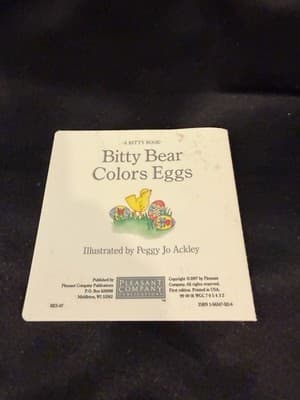 Bitty Bear Colors Eggs (A Bitty Book) - Peggy Jo Ackley - American Girl Doll - Thumbnail 2