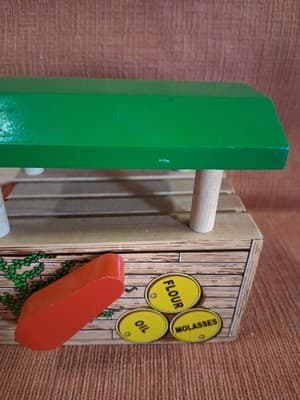 Thomas the Train Wooden Railway Sodor Arlesdale Barrel Co Company 2001 - Thumbnail 7