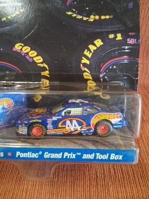 1999 Hot Wheels Racing Pit Crew #44 Kyle Petty Hot Wheels 1/64 Z25- - Thumbnail 3