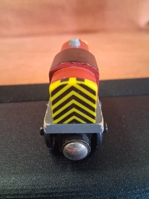 Thomas & Friends Wooden Railway Salty - Thumbnail 8