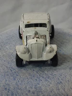 Vintage Matchbox White 33 WILLYS STREET ROD Pro Street 1/64 Diecast 1982 - Thumbnail 2