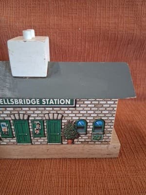 RARE Vintage Thomas & Friends Wooden Train ELLSBRIDGE STATION Set 1994 - Thumbnail 8