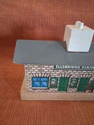RARE Vintage Thomas & Friends Wooden Train ELLSBRIDGE STATION Set 1994 - Thumbnail 7