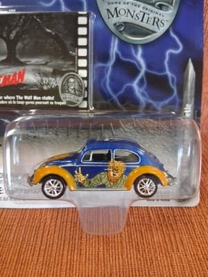 Johnny Lightning Universal Monsters The Wolf Man Volkswagen Beetle Diecast 1:64 - Thumbnail 2