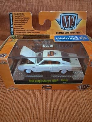 M2 HEMI 50 Years 1969 Dodge Charger Daytona HEMI, White, HMS01, 1:64, NIB - Thumbnail 2