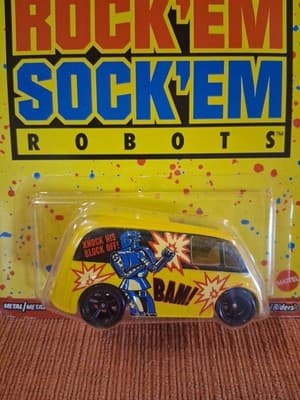 1/64 HOT WHEELS PREMIUM ROCK'EM SOCK'EM ROBOTS QUICK D-LIVERY VAN 4/5 YELLOW - Thumbnail 2