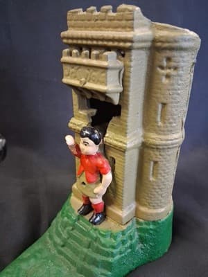 VTG William Tell Shoots Apple Mechanical Coin Bank Classic Iron WORKING ORDER - Thumbnail 4