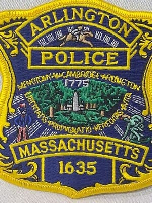 Arlington Police (Massachusetts) Shoulder Patch 1635 OBSOLETE Discontinued - Thumbnail 2