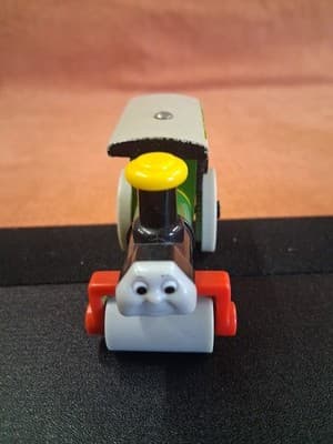 George Tractor Tank Engine Thomas the Train Wooden Railway Friends Green 2003 - Thumbnail 3