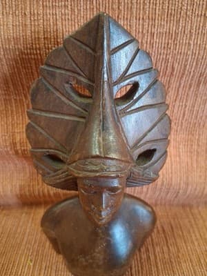 Vintage Hand Carved Wood Woman Bust Art Sculpture Bali Phillipines Warrior Queen - Thumbnail 2