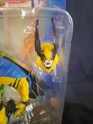 1997 Toy Biz X-Men Missile Flyers Future Wolverine New In Packaging Dmg Box - Thumbnail 4