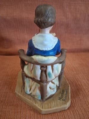 Norman Rockwell "Bedtime" Artnart Imports Figurine '1981 Mom holding Child - Thumbnail 4