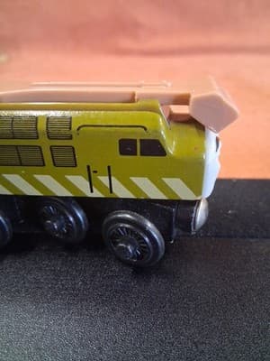 Thomas & Friends Wooden Railway Train Tank Engine Diesel 10 with Sliding Claw - Thumbnail 3
